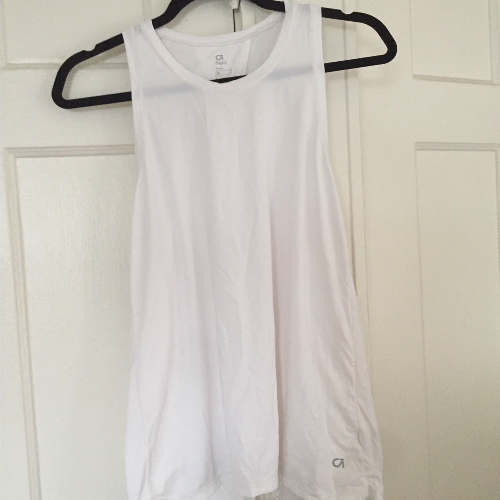 Gapfit slit back workout tank top